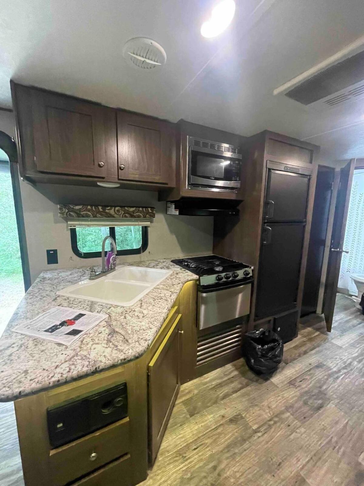 Golden Riverfront Campground 호텔 외부 사진