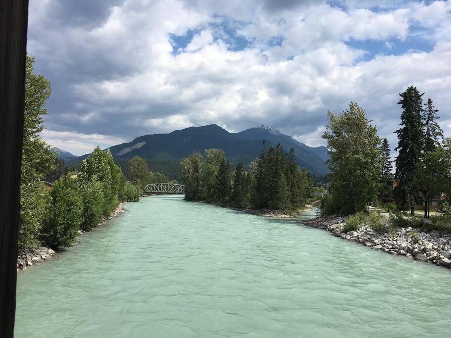 Golden Riverfront Campground 호텔 외부 사진